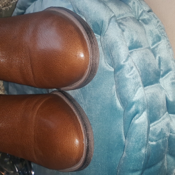 🌺VINCE CAMUTO LEATHER ANKLE BOOTS - Picture 7 of 7